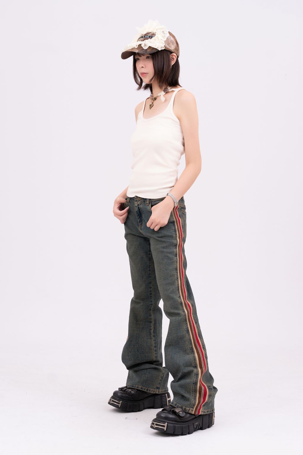 YCW04874