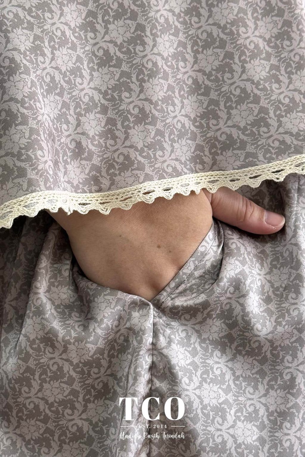 06_Telekung TCO Travel Ezi Damask Brown