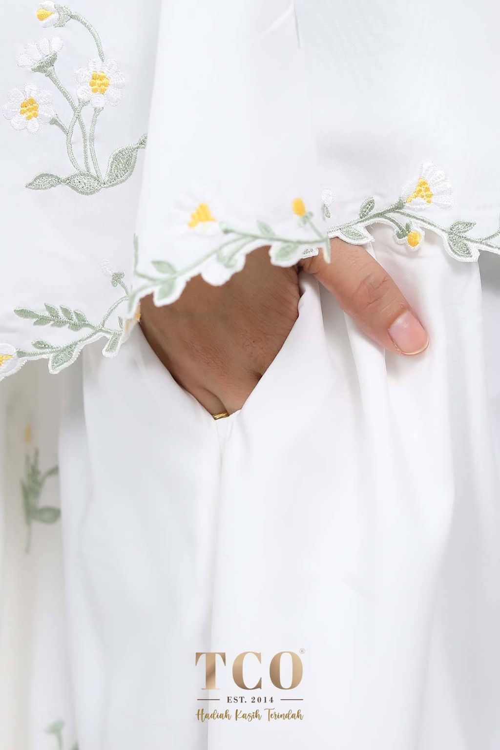 06_Telekung TCO Daisy Luxe Off White