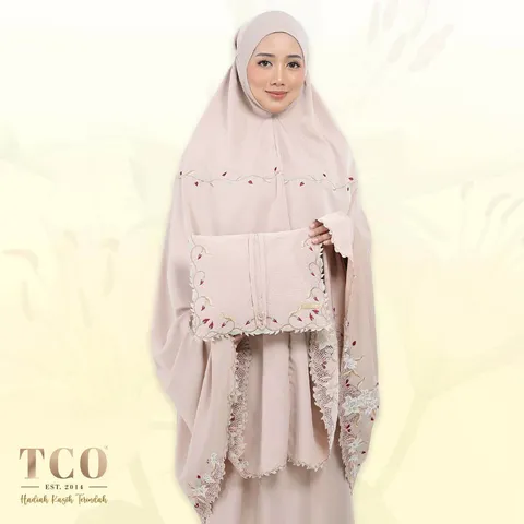 08_Telekung TCO Lily Luxe Almondy Latte