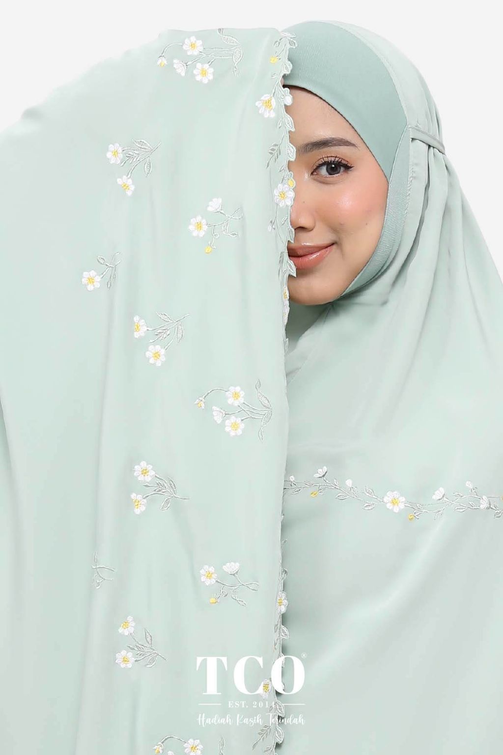 05_Telekung TCO Daisy Luxe Smoke Green