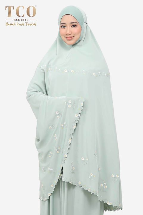 02_Telekung TCO Daisy Luxe Smoke Green
