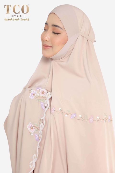 02_Telekung TCO Blossom Luxe Almondy Latte