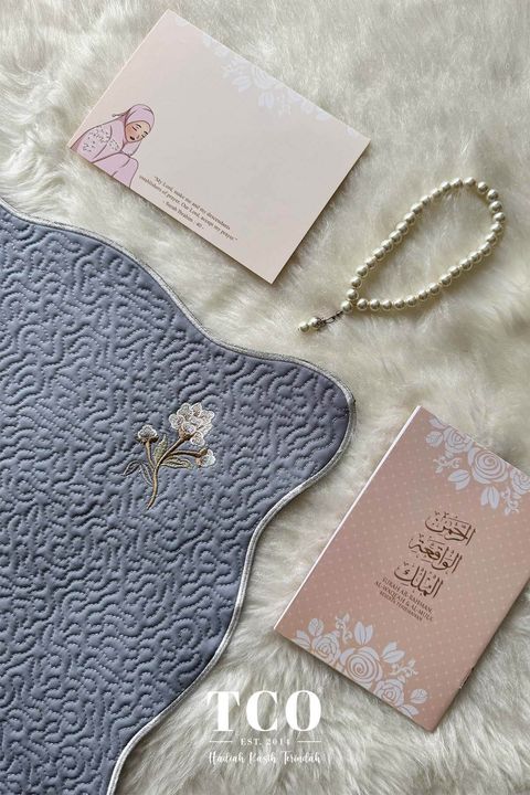 03_TCO Camellia Mini Sajaddah Grayish Blue