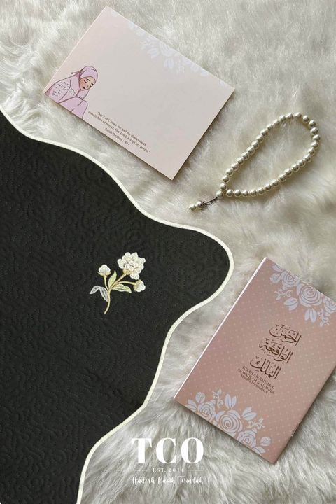 03_TCO Camellia Mini Sajaddah Midnight Black