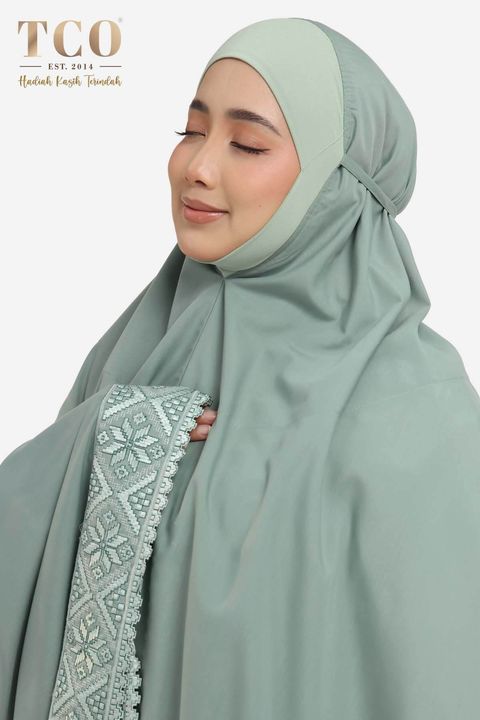 02_Telekung TCO Signature Tatreez Moss Sage