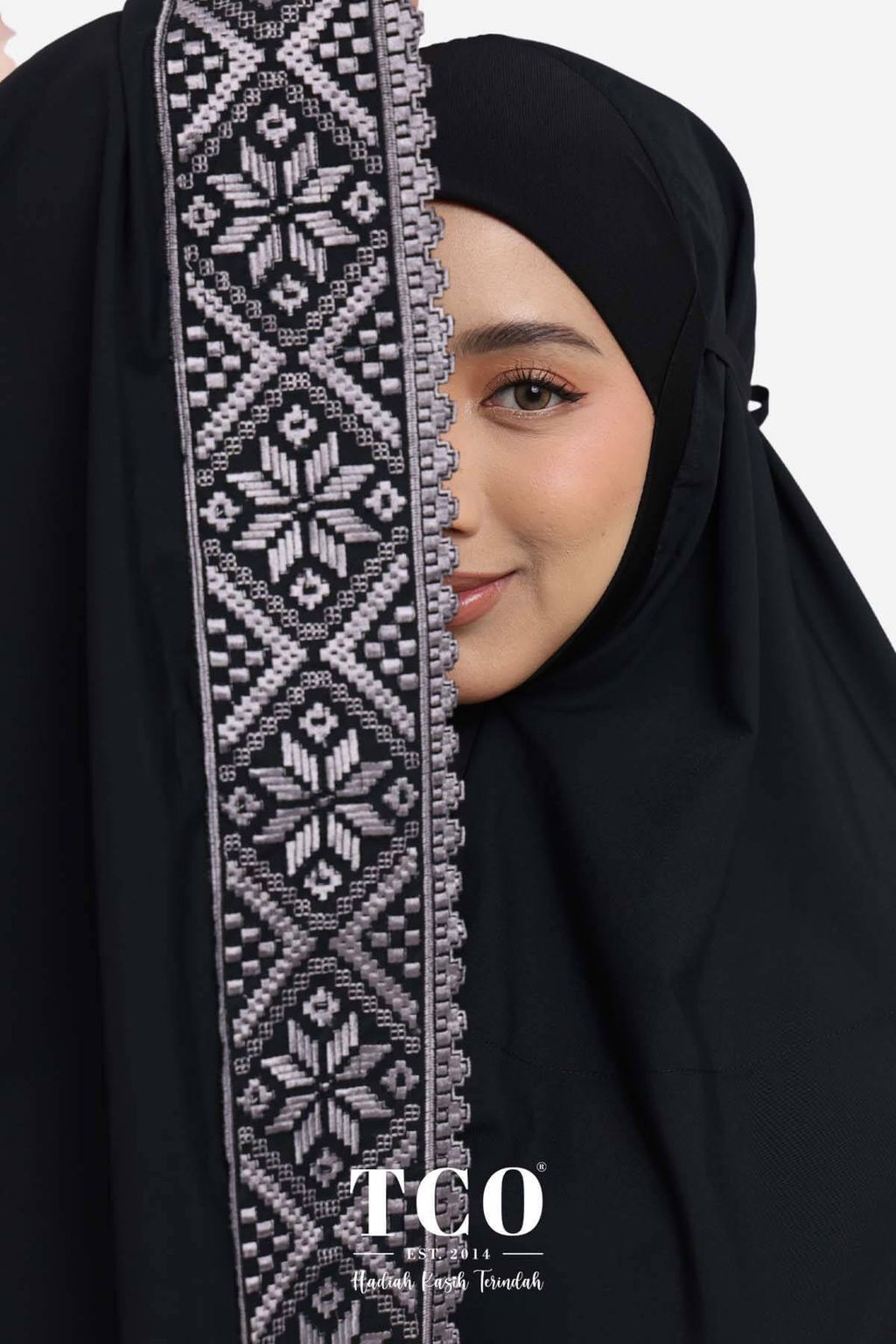 05_Telekung TCO Signature Tatreez Midnight Black