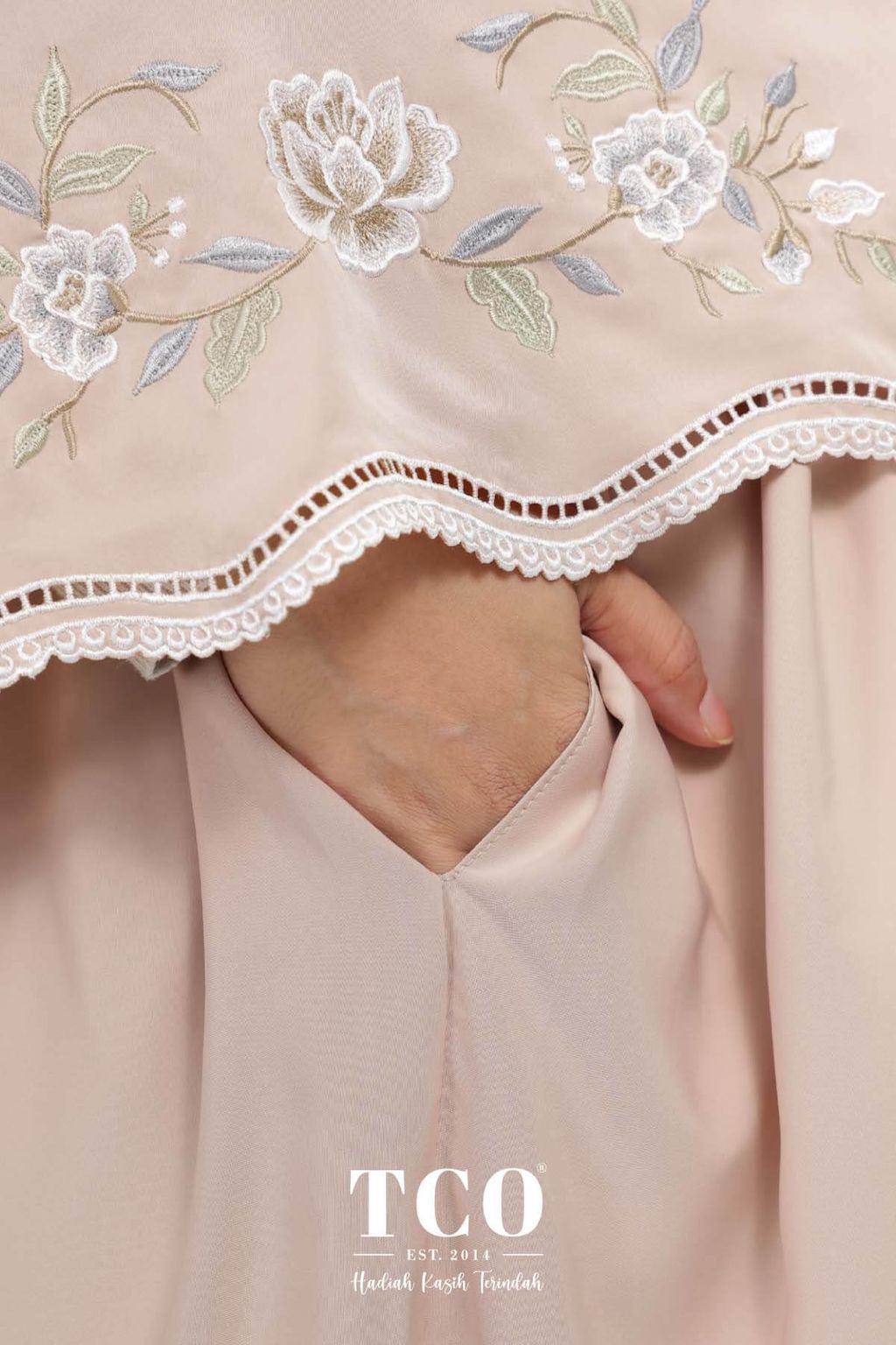 06_Telekung TCO Kameela Luxe Almondy Latte