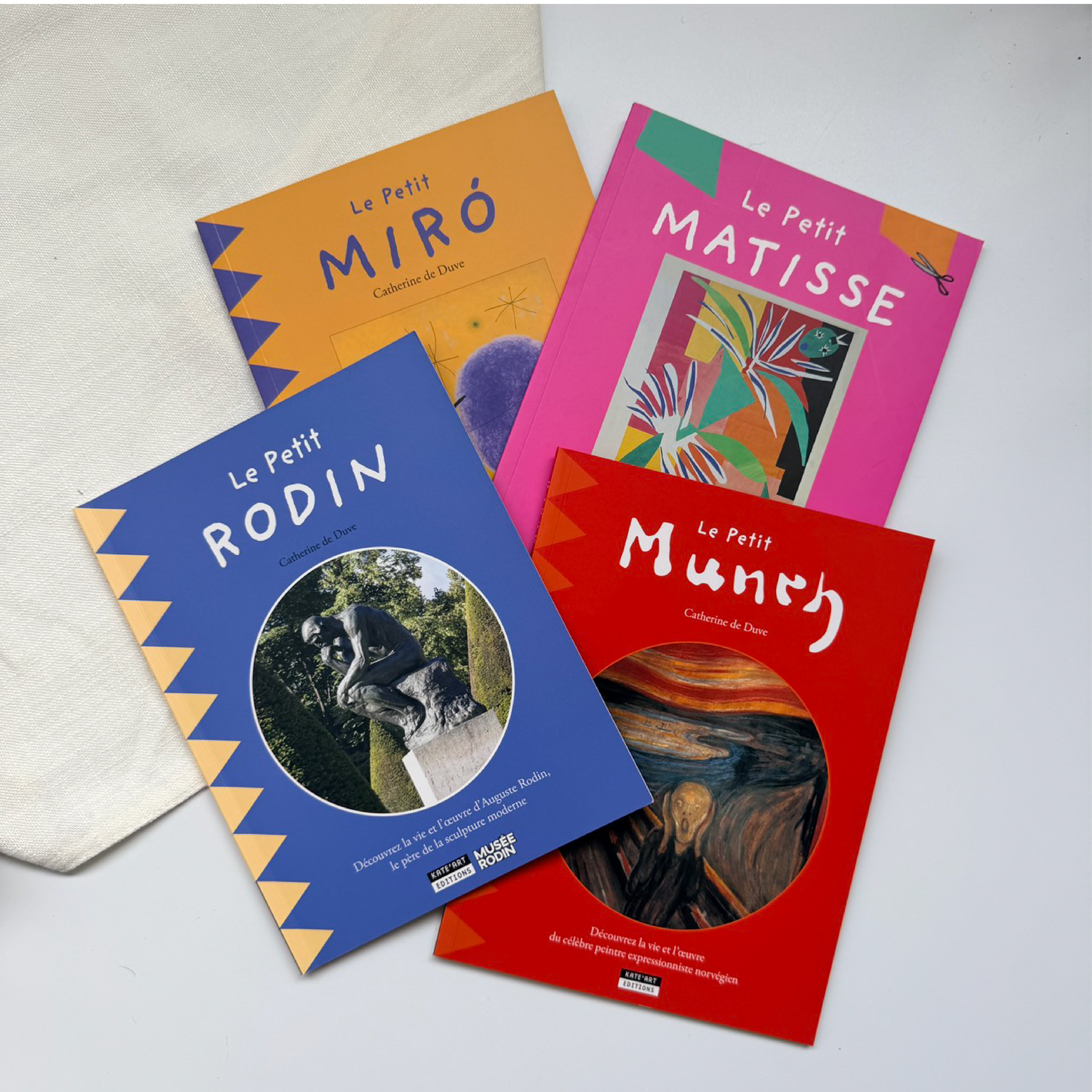 新書上架 | 藝朵小花 Une Petite Fleur