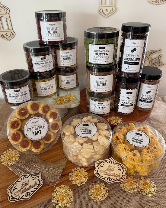 Cookies Raya | Black And White Kitchen