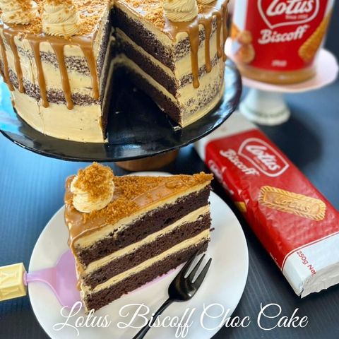 slice lotus biscoff choc cake