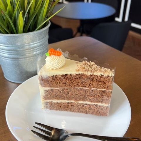 Carrot Cake Walnut With Cream Cheese