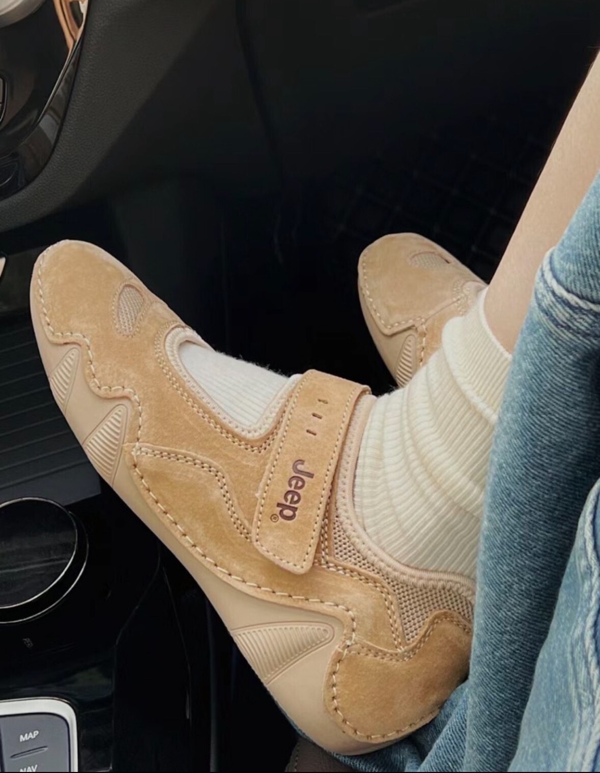 1B0A7EE9-8BCE-4617-893F-4155D6094961