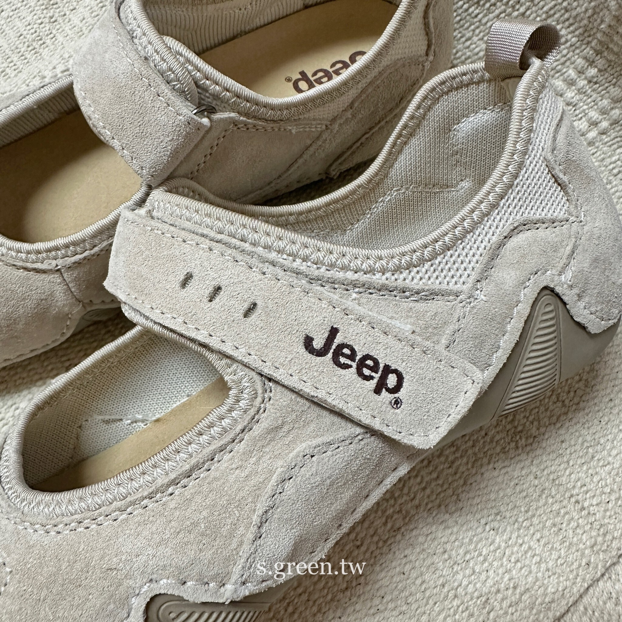 982885C2-6C29-4DD7-8E63-D9DF3E3A9D37