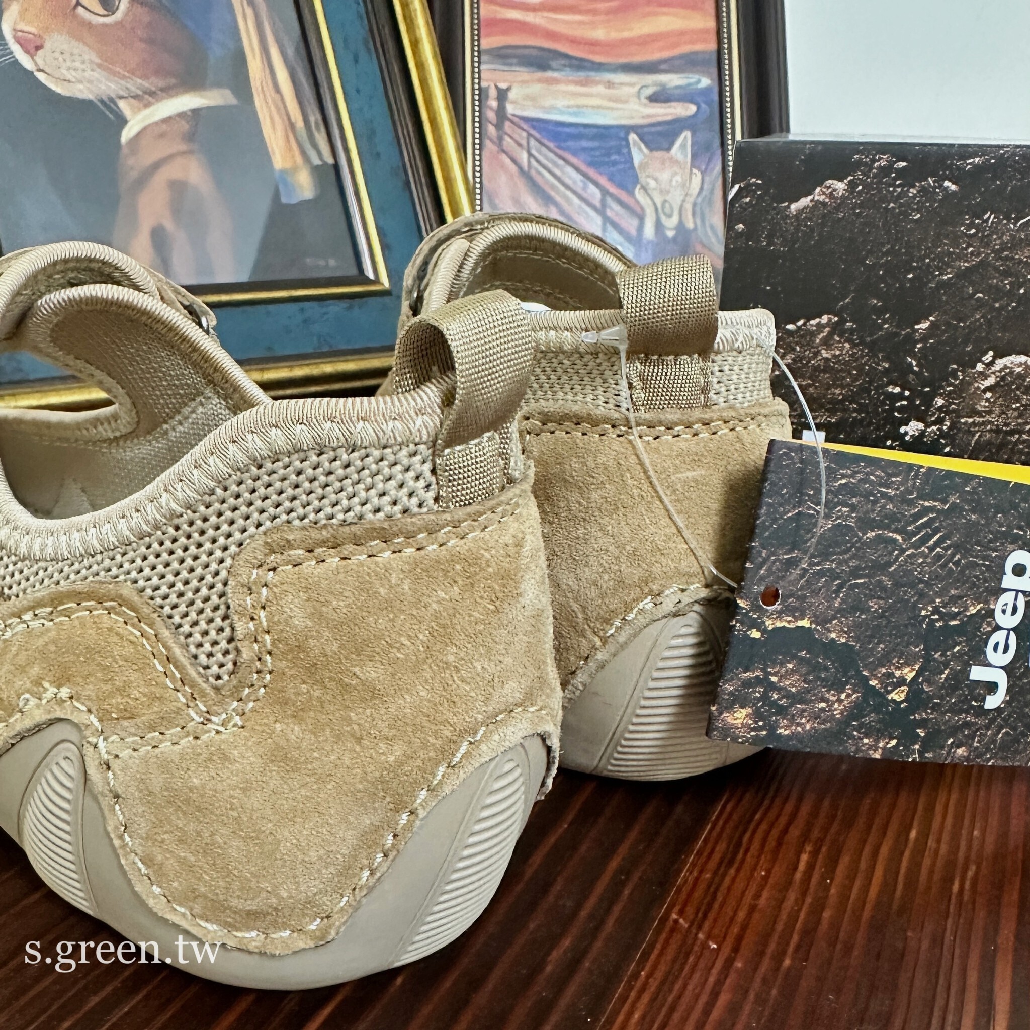 4C5250E9-7833-4071-BBA1-67C283ED2C07