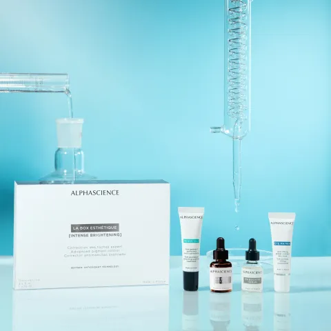 LA_BOX_ESTHETIQUE_INTENSE_BRIGHTENING_58303121-3bfa-43f2-8d5a-49b6ee5b9715_1880x
