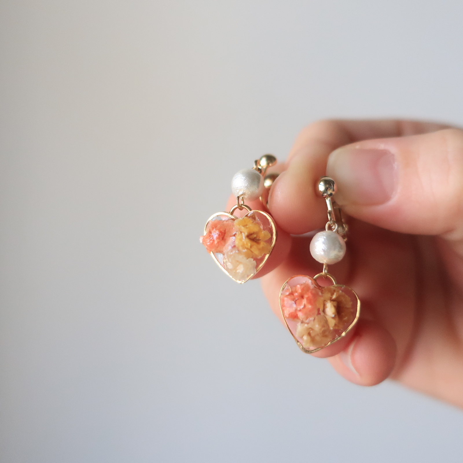 5AD8385E-0917-4C56-8F24-88560BE88200