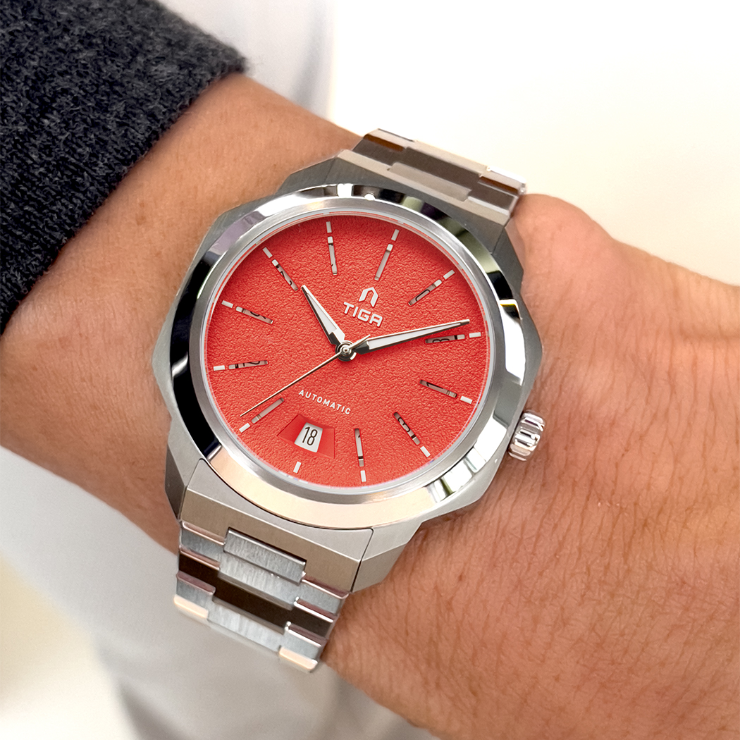 tiga-sigmadc-vermillion-red-wrist-1050x1050