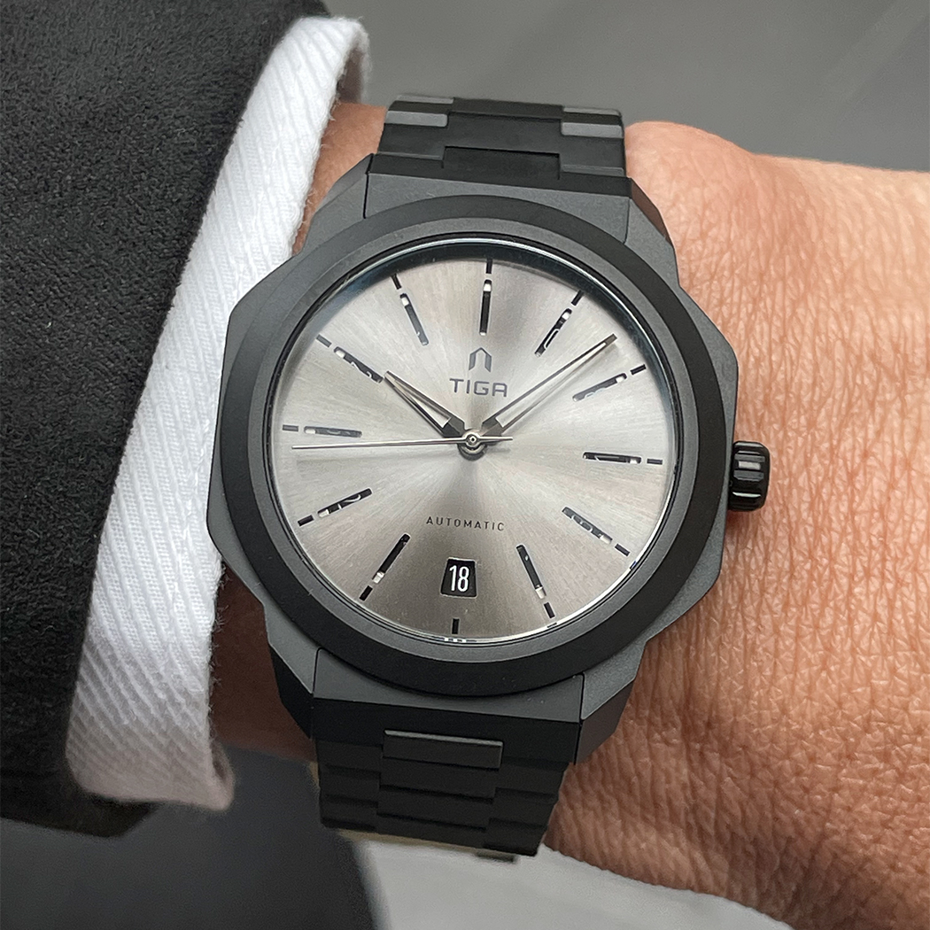 tiga-sigmadc-BB-wrist-1050x1050