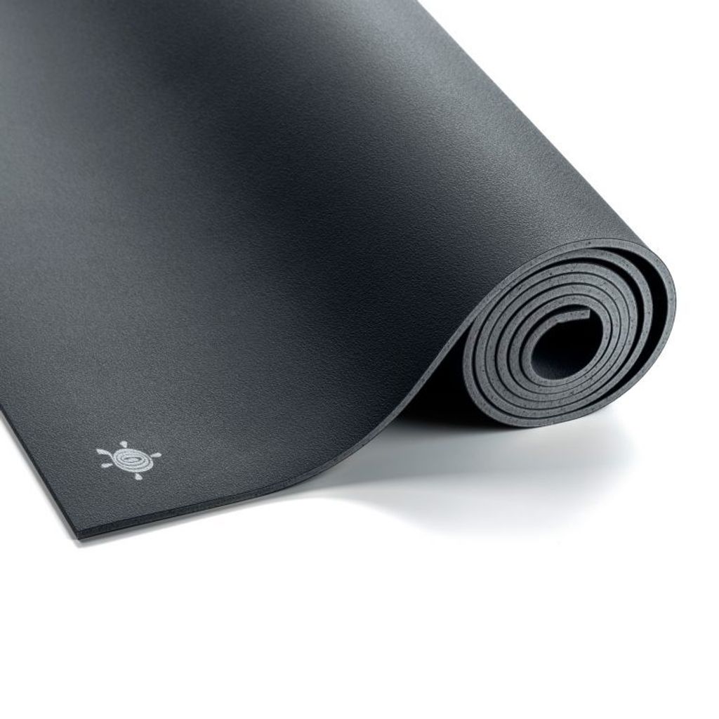 kurma_yoga_mat_geco_Anthracite_rolled_LR-768x768
