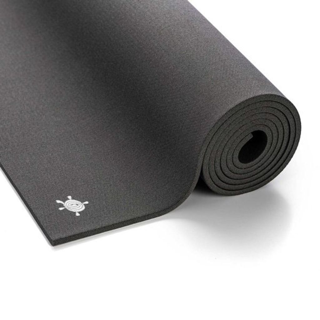 kurma_yoga_mat_grip-black_anthracite_rolled-600x600