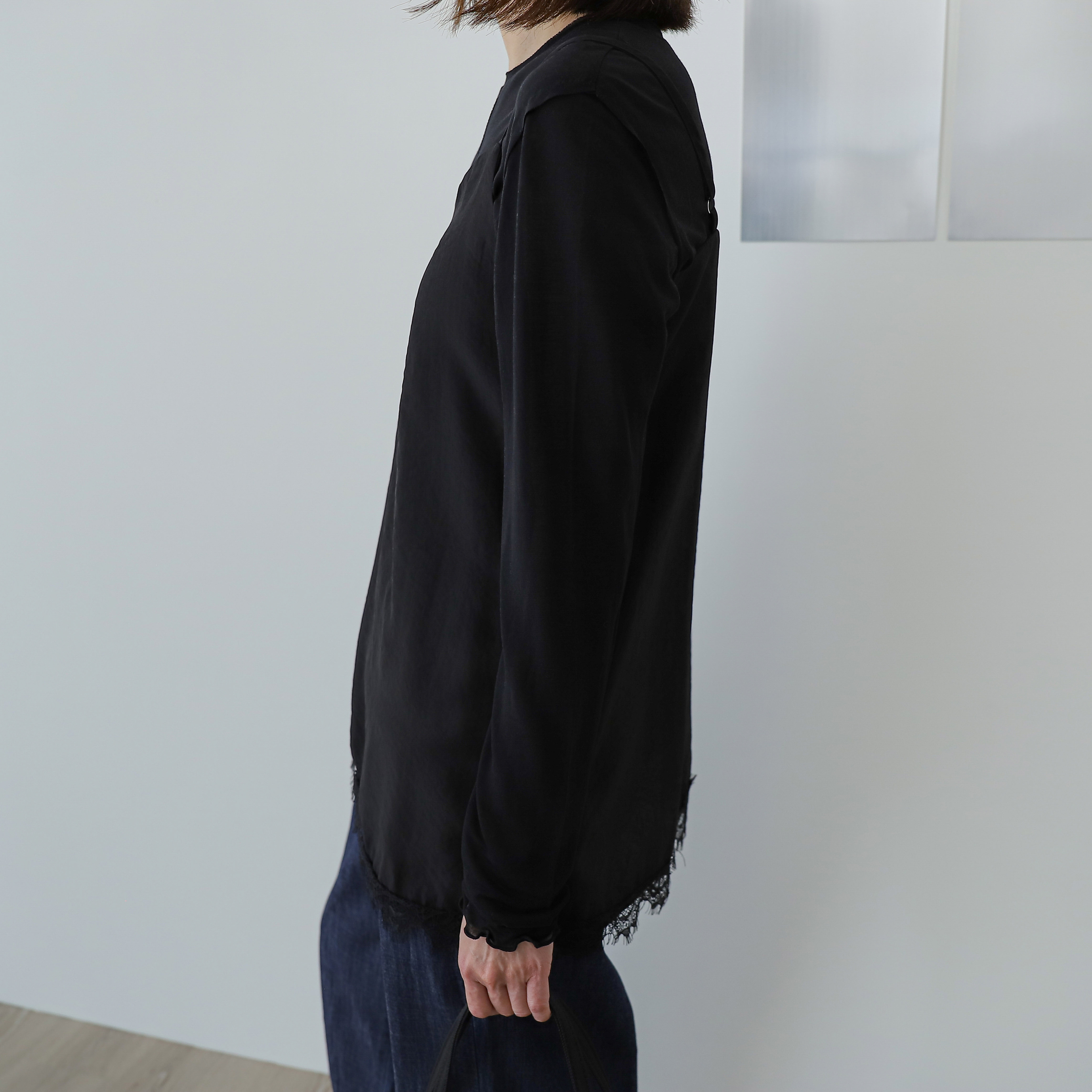 042