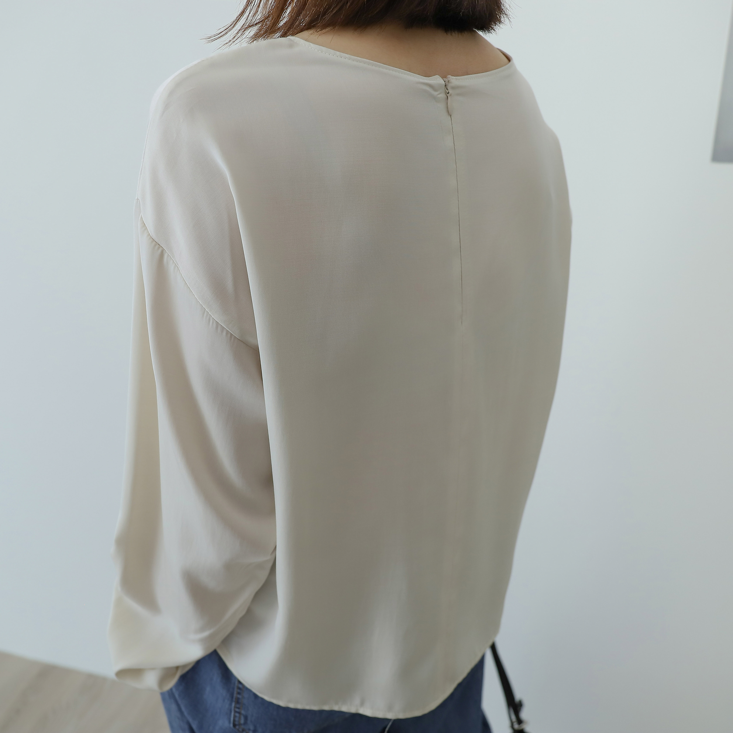 086