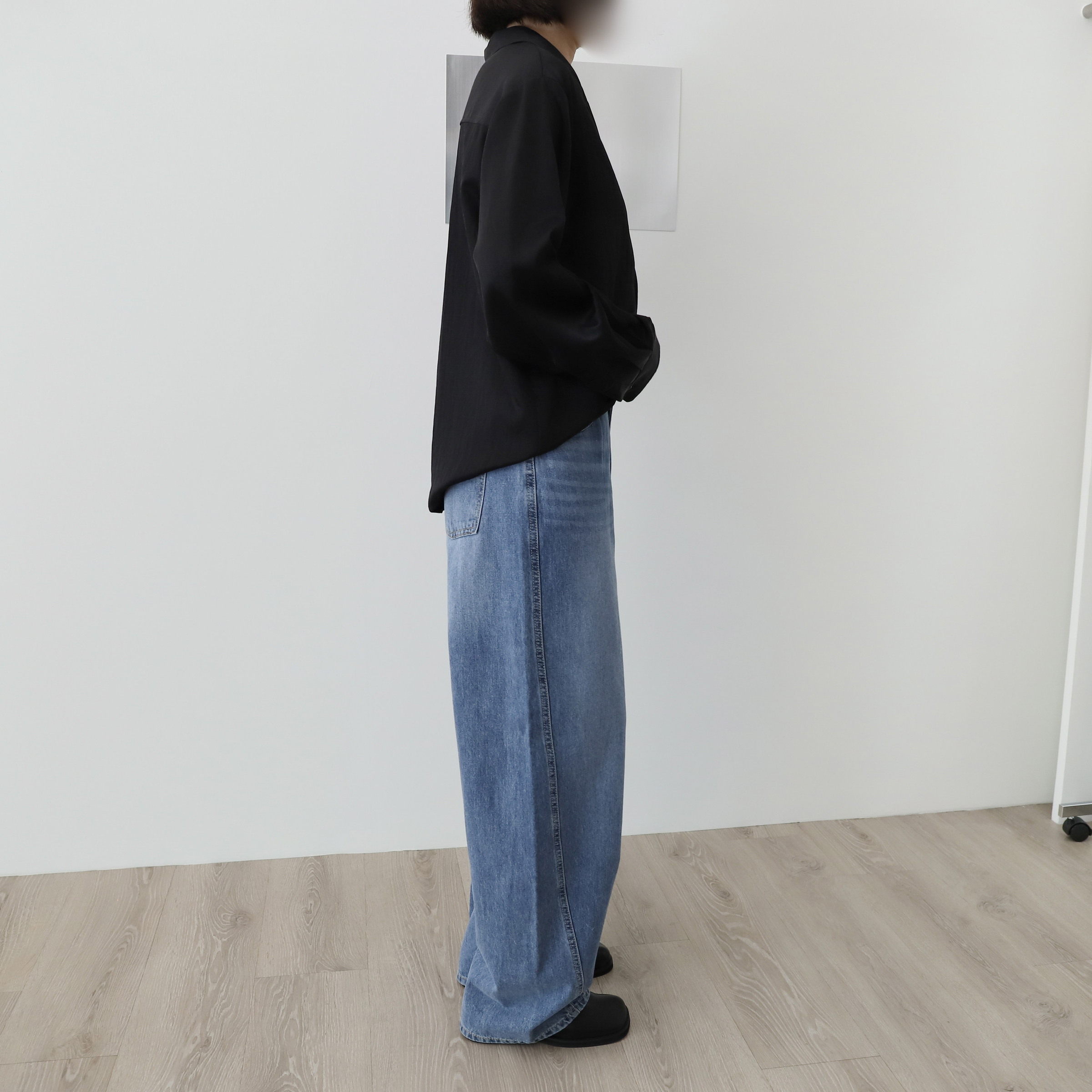 054