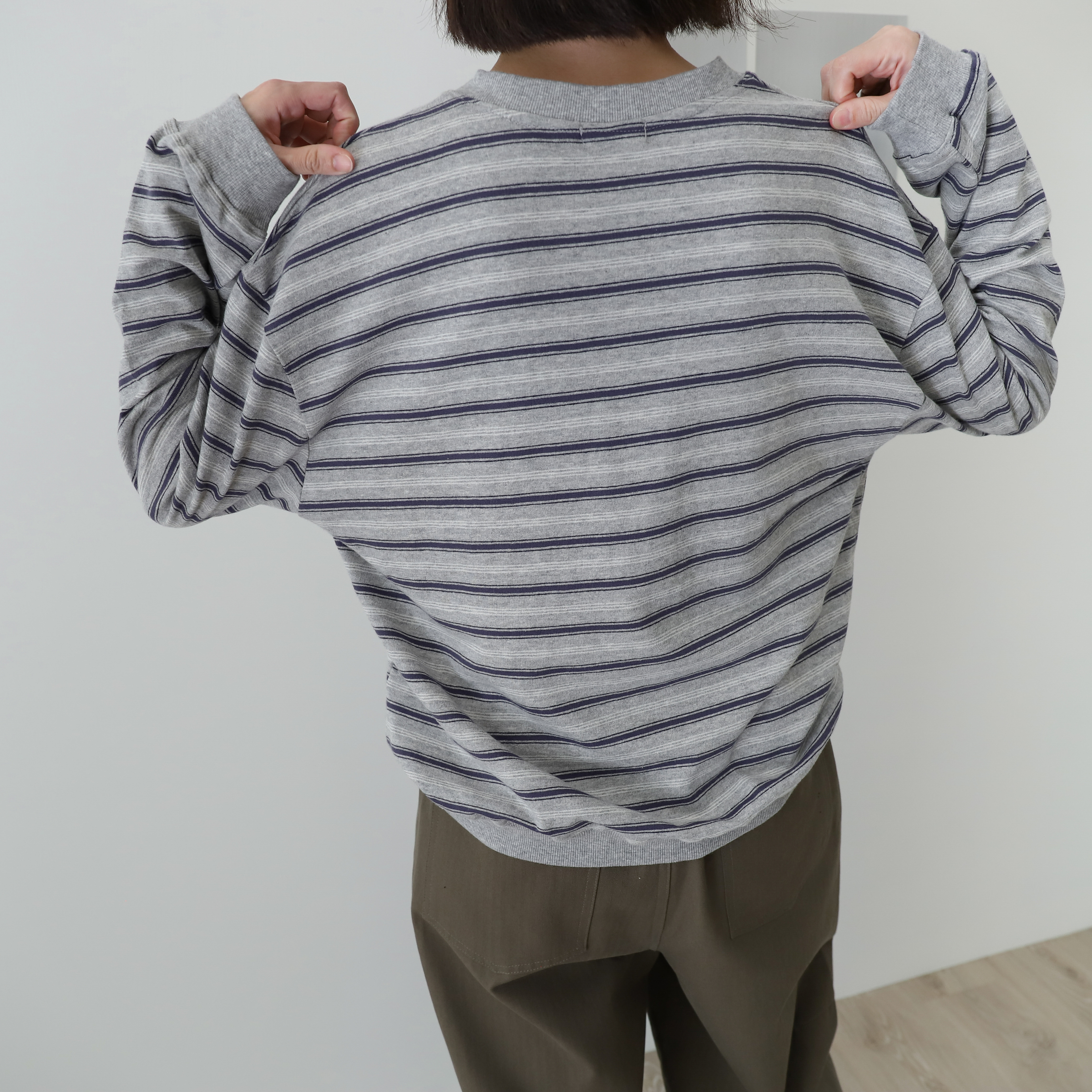 039