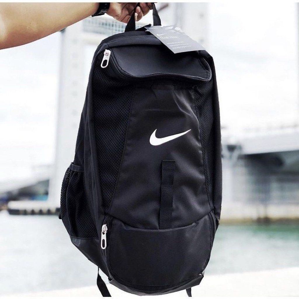 nike_football_bag_1710552498_9d77635e_progressive