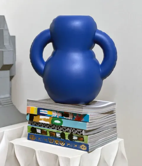 Home-Studyo-tableware-vase-indigo-1200x1400px-6