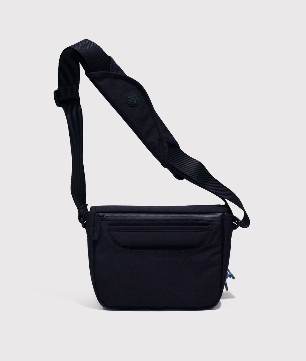 crumpler-5-million-dollar-home-black-2
