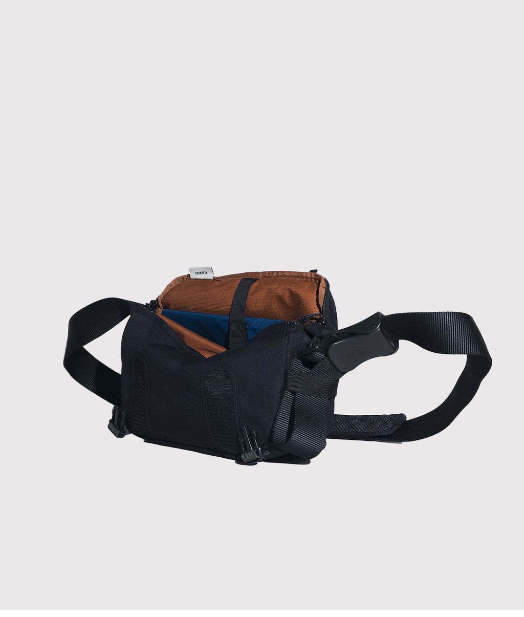 crumpler-billy-bag-black-4