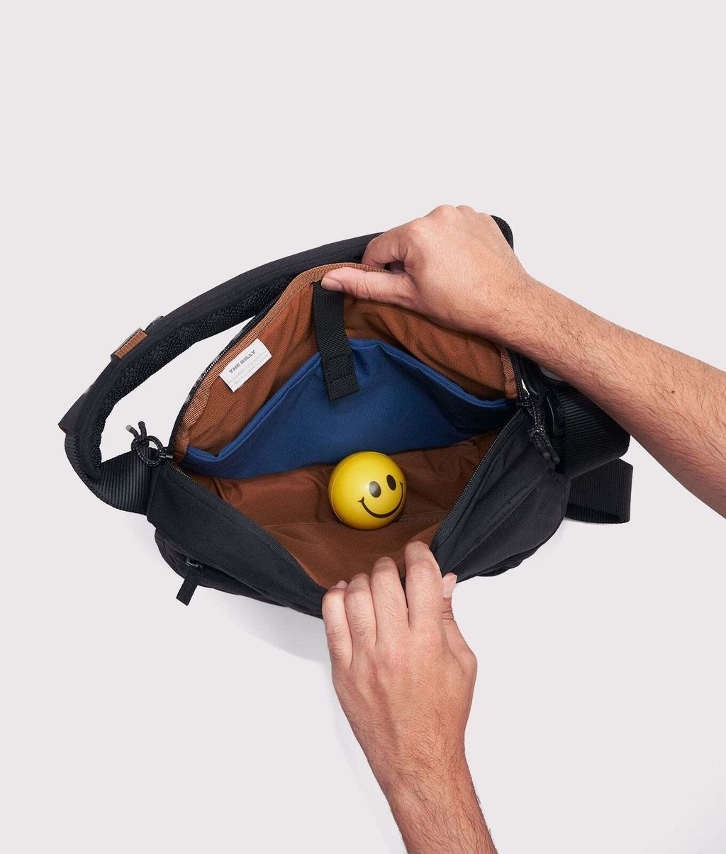 crumpler-billy-bag-black-3