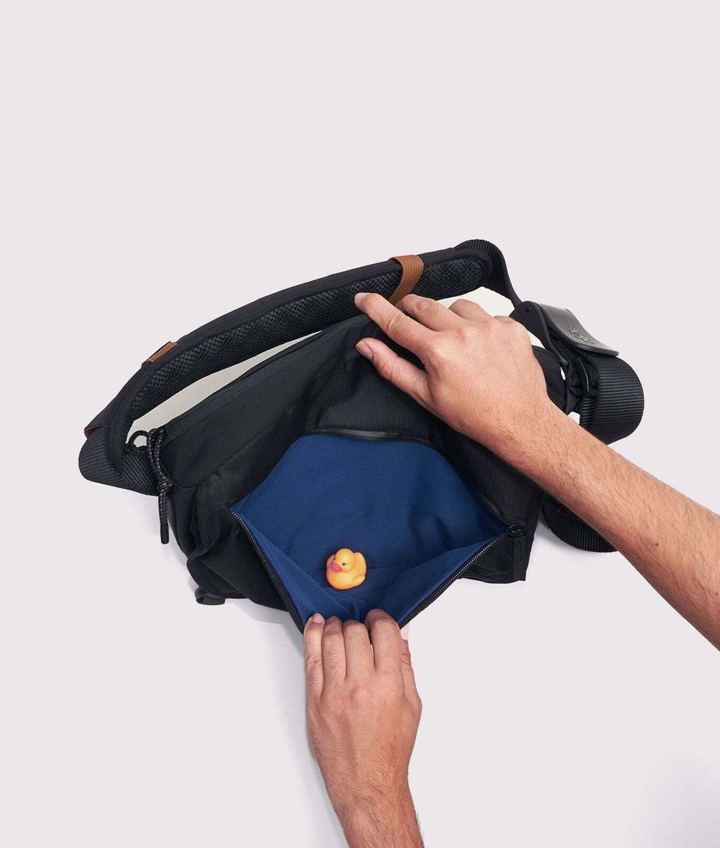 crumpler-billy-bag-black-5