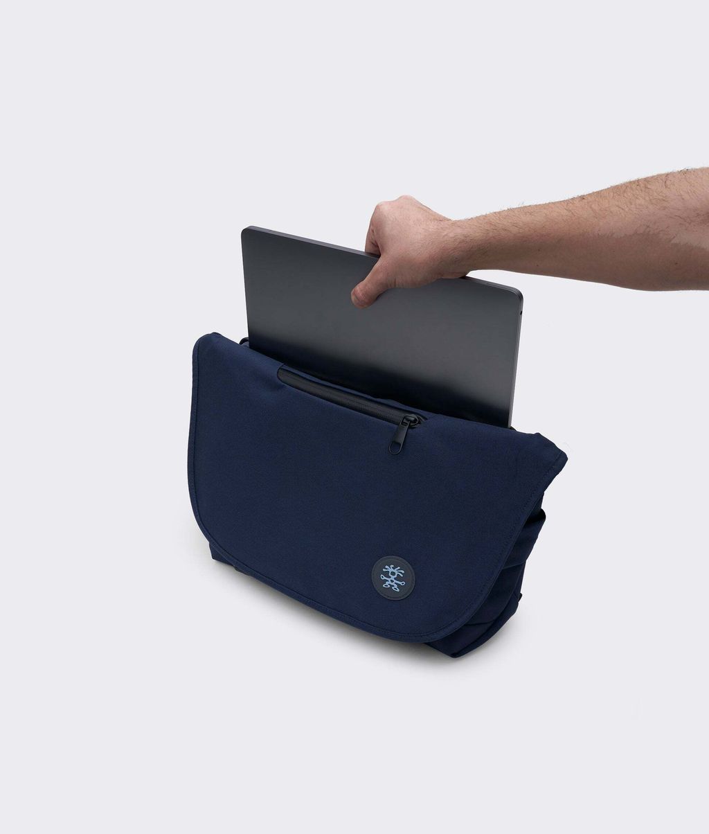 crumpler-brace-nightsky-messenger-bag-4