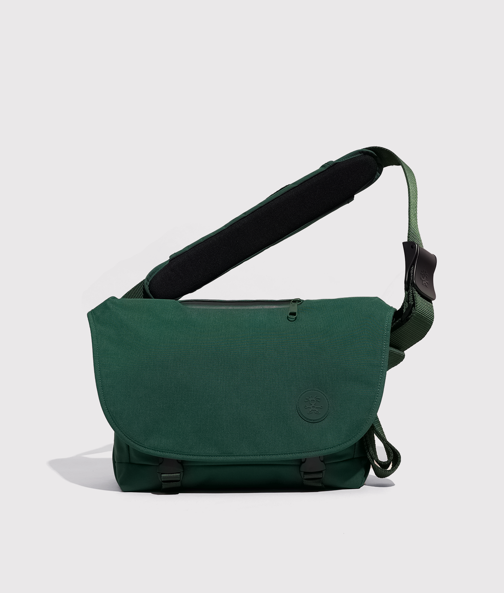 crumpler-brace-bag-geen-2