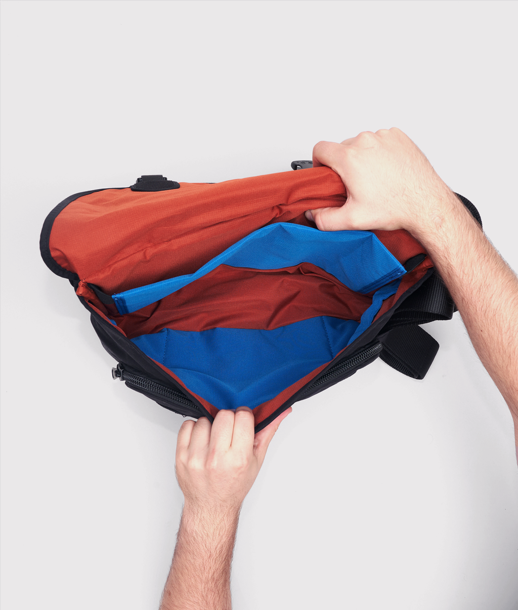 crumpler-brace-bag-black-3