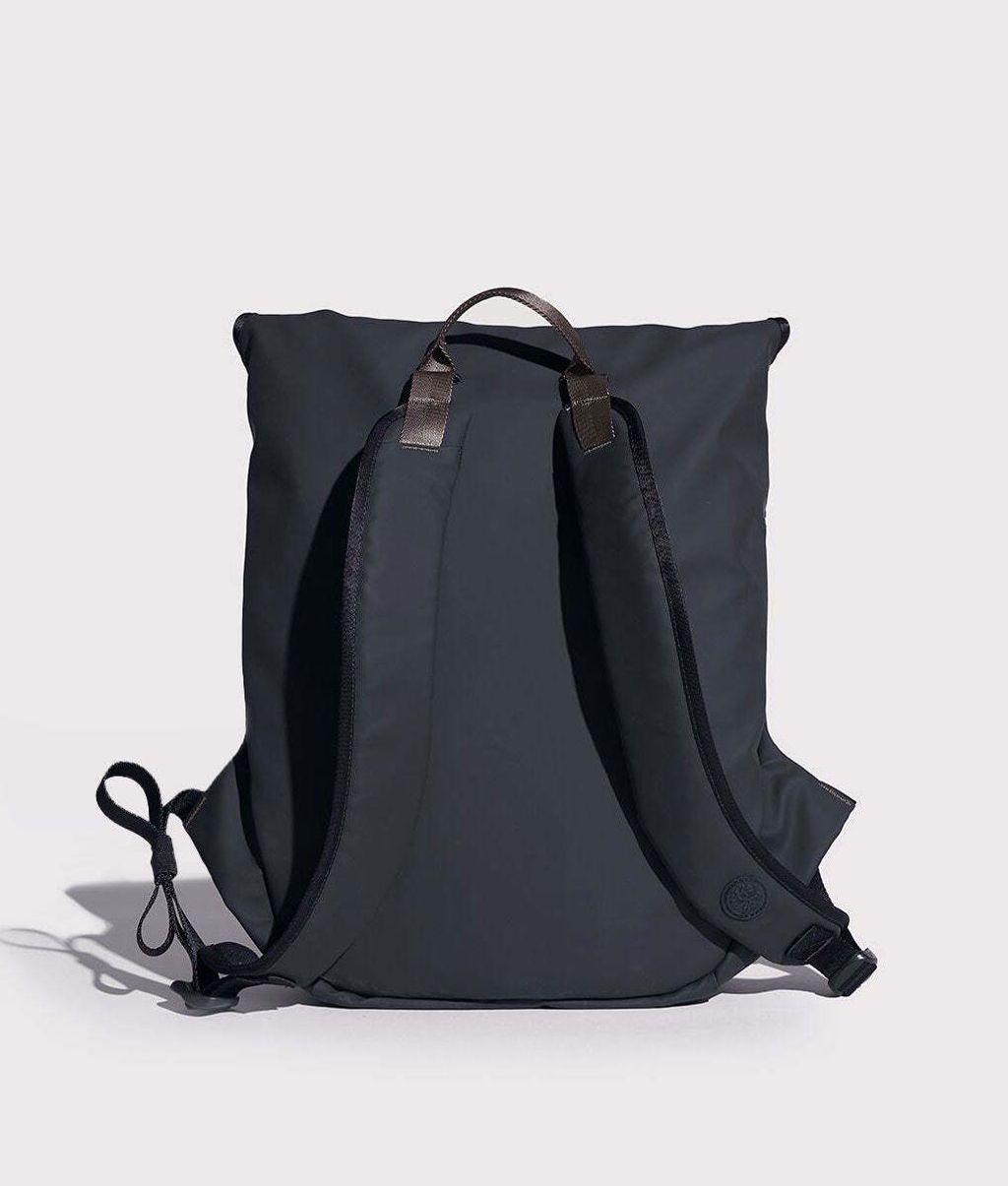 crumpler-ornamental-pond-black-1