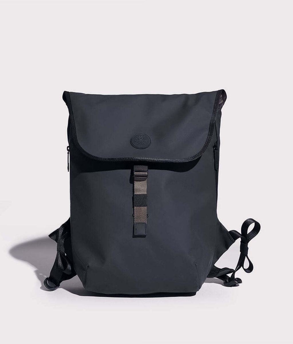 crumpler-ornamental-pond-black-6