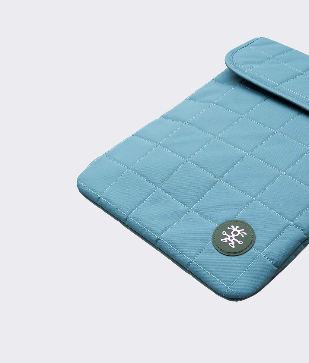 crumpler-padded-cell-16-mineral-blue-laptop-case-4