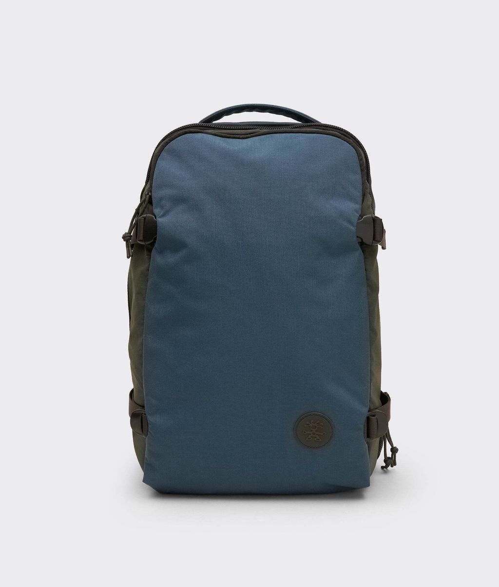 crumpler-round-table-banquet-backpack-dark-blue-3