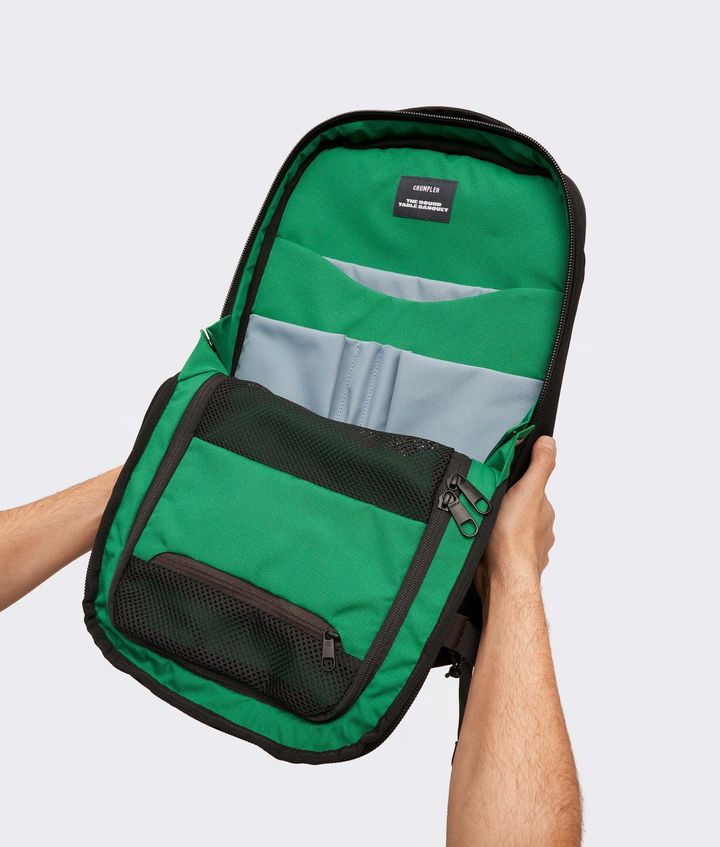 crumpler-round-table-banquet-backpack-black-5