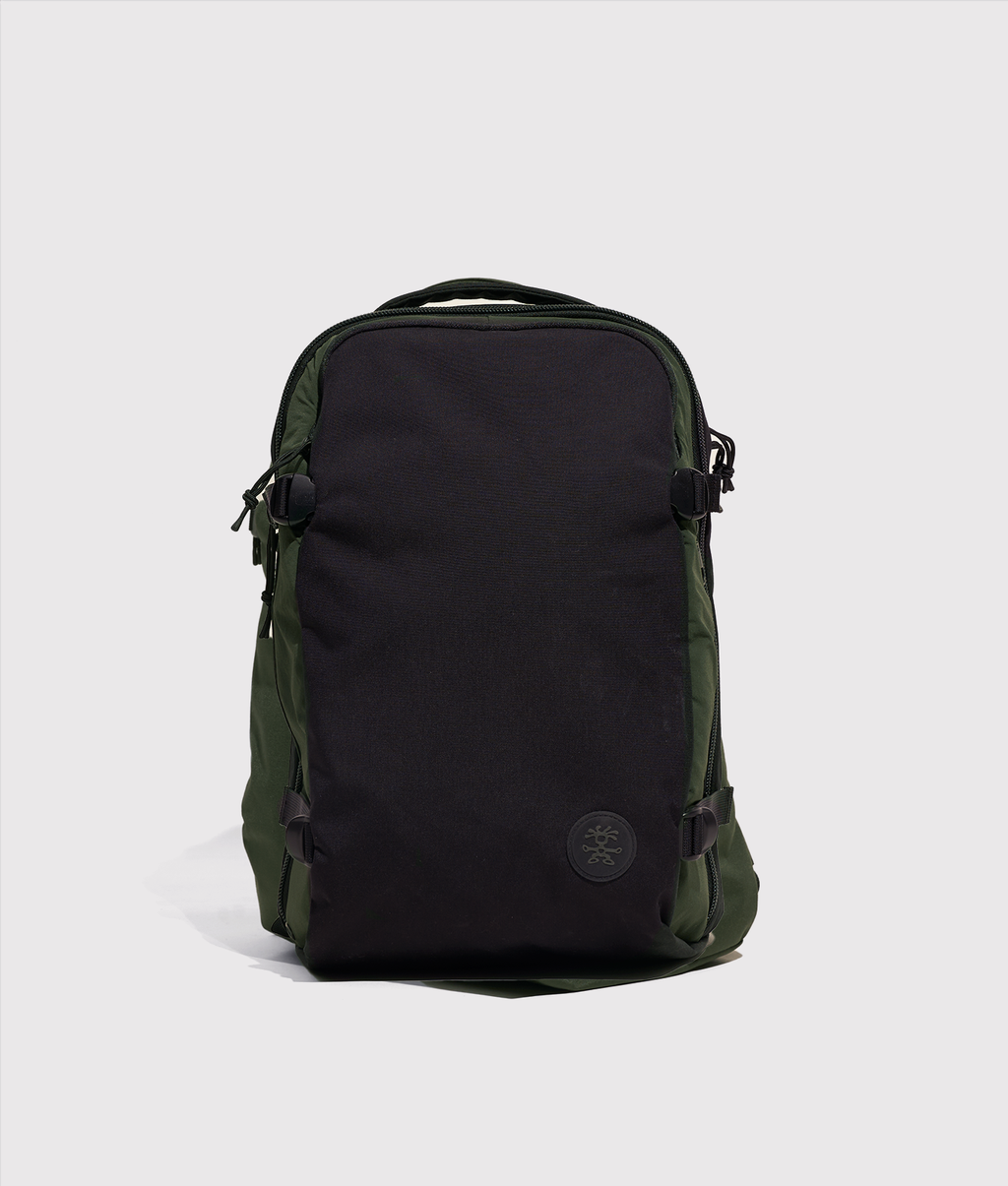 crumpler-roundtable-banquet-black-2_48223462-6b3b-4c12-93a7-d53b3cc34365