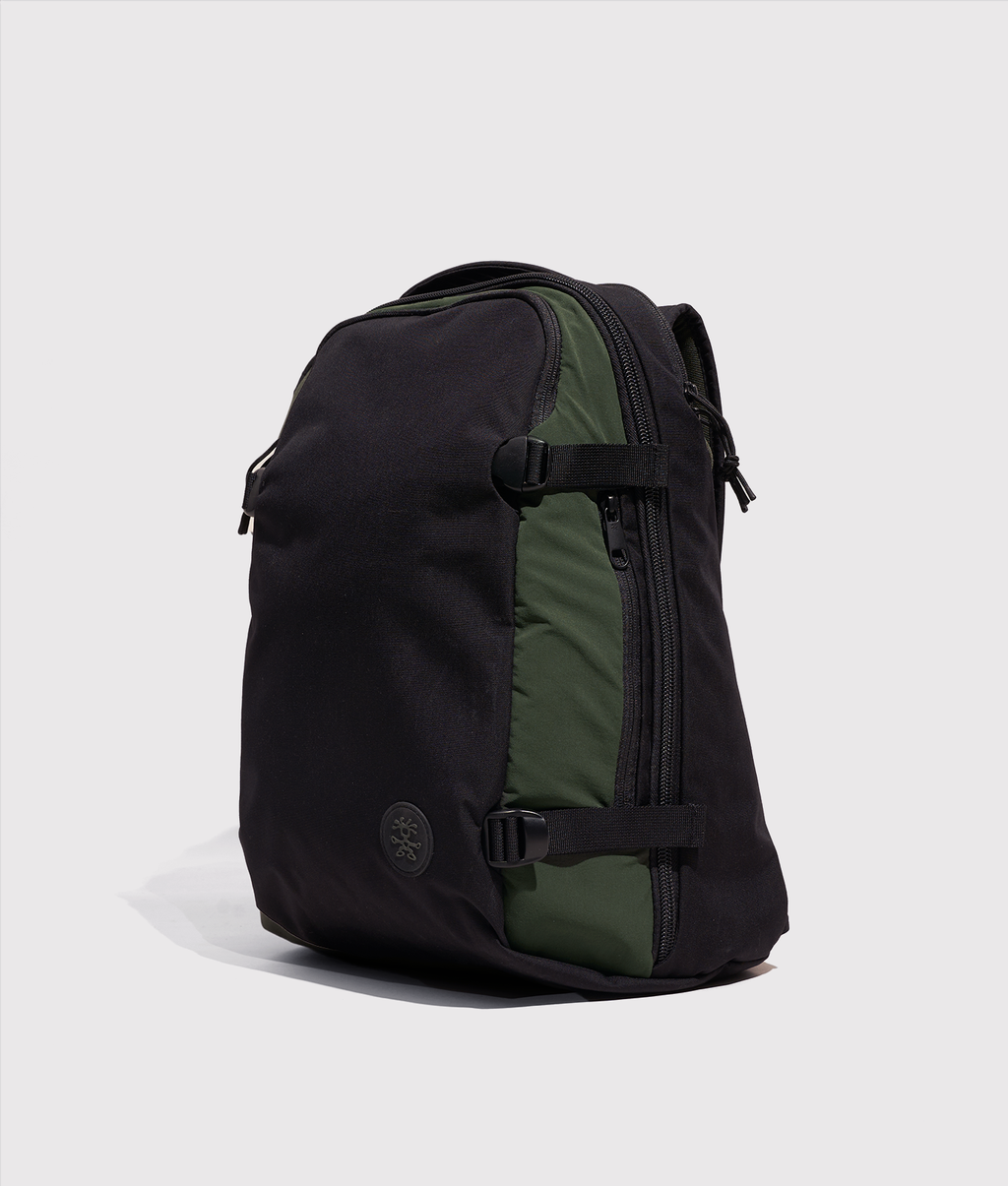 crumpler-roundtable-banquet-black-3_059a0592-83a4-47c6-a3e0-dd51dbf08114