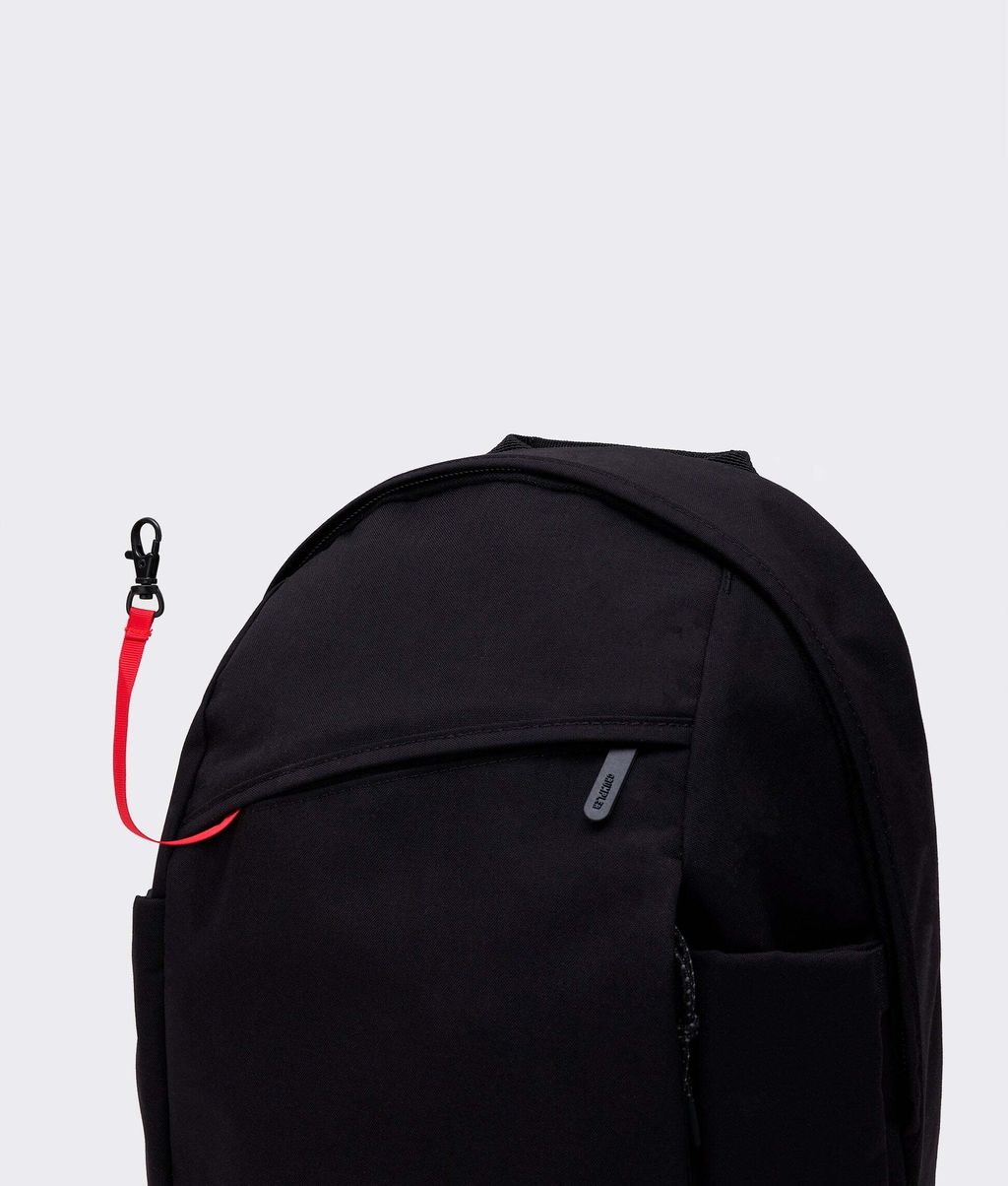 crumpler-fog-backpack-black-2024-model-2