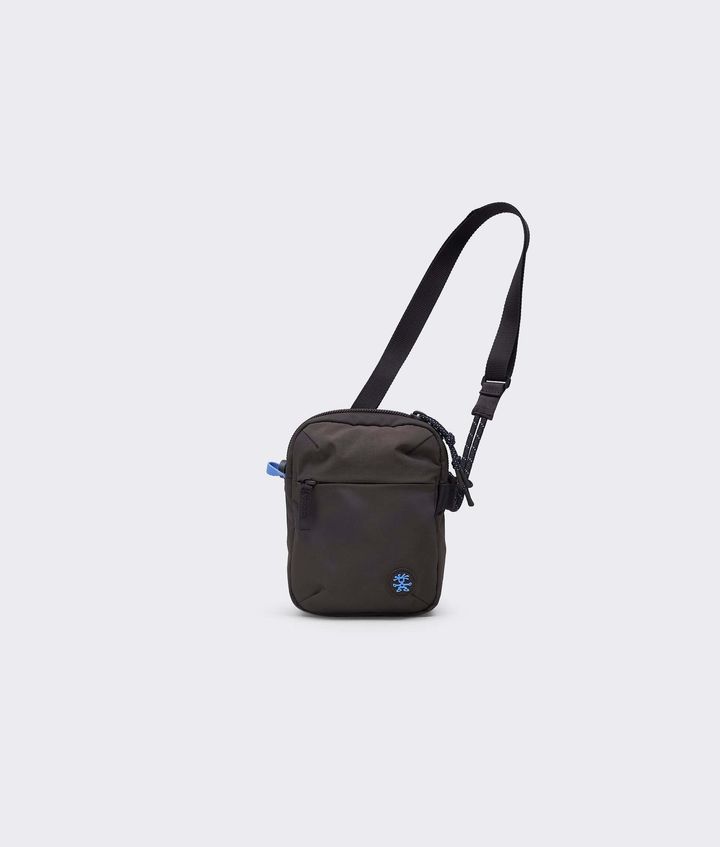 crumpler-goose-small-dark-brown-1