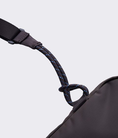 crumpler-goose-small-dark-brown-4