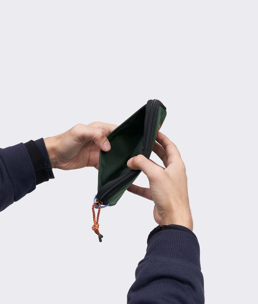 crumpler-early-opener-long-deep-green-4