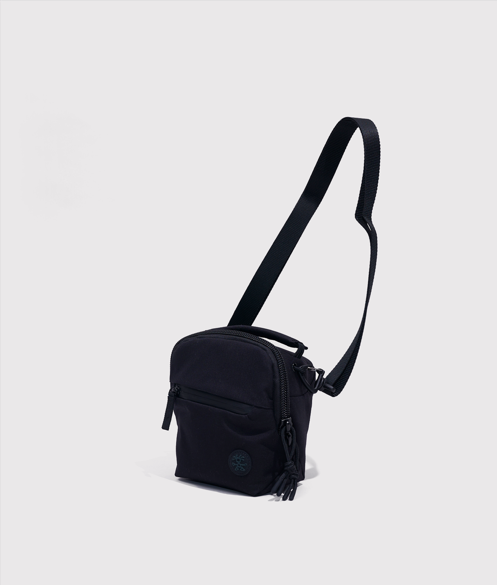crumpler-pleasure-dome-black-5